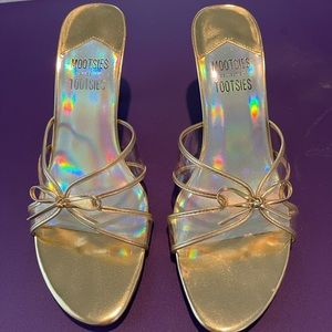 Women’s gold dress shoes